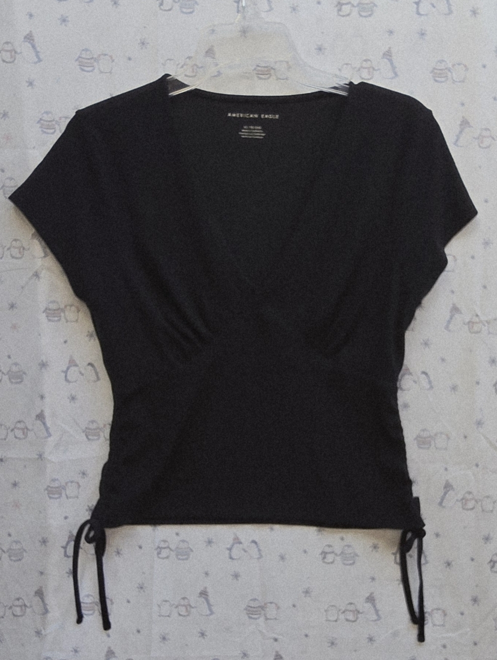 American Eagle Black Ribbed V-neck Side Ruching Ties. Size XL